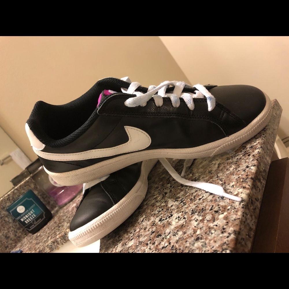Nike court majestic